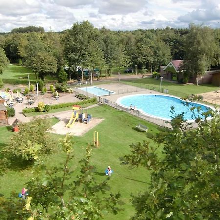Vakantiepark T Urkerbos - Blokhutje Exteriör bild