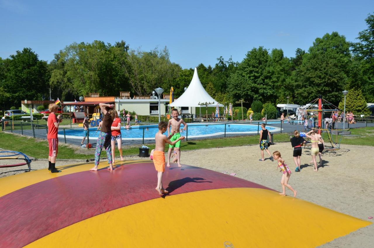 Vakantiepark T Urkerbos - Blokhutje Exteriör bild